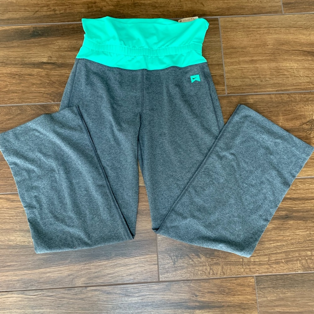 NWT Girls Nike yoga pants